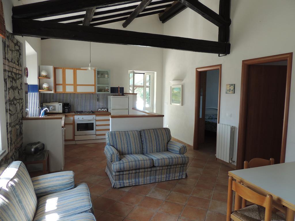 Podere Il Mulino Pieve di Santa Luce 部屋 写真
